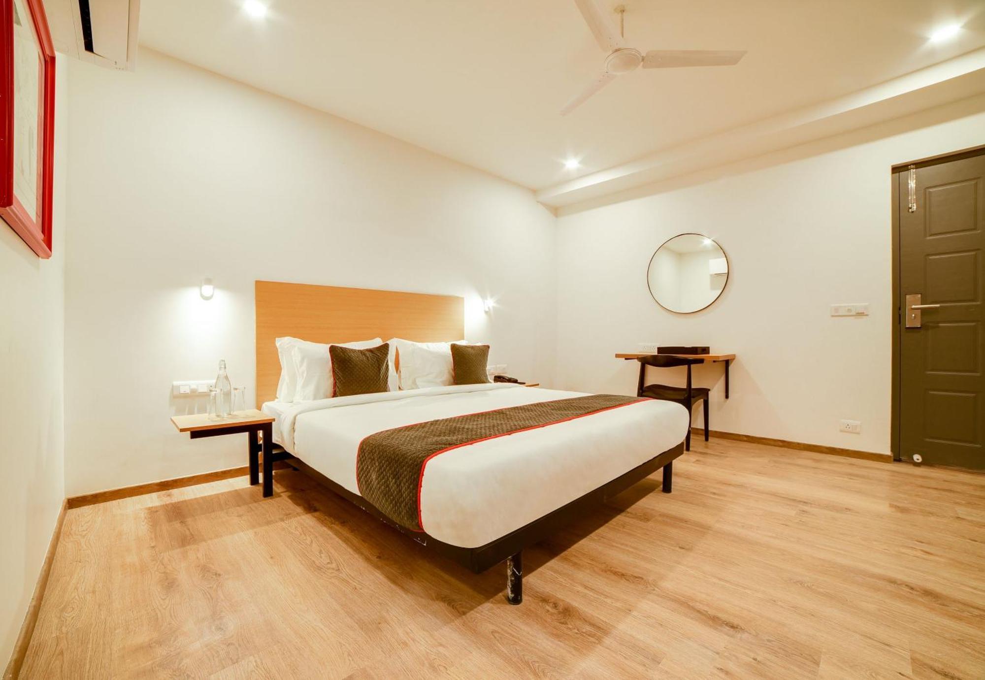 העיר בנגלור Super Townhouse Hosur Main Road Bommanahalli Near Gopalan Innovation Mall מראה חיצוני תמונה