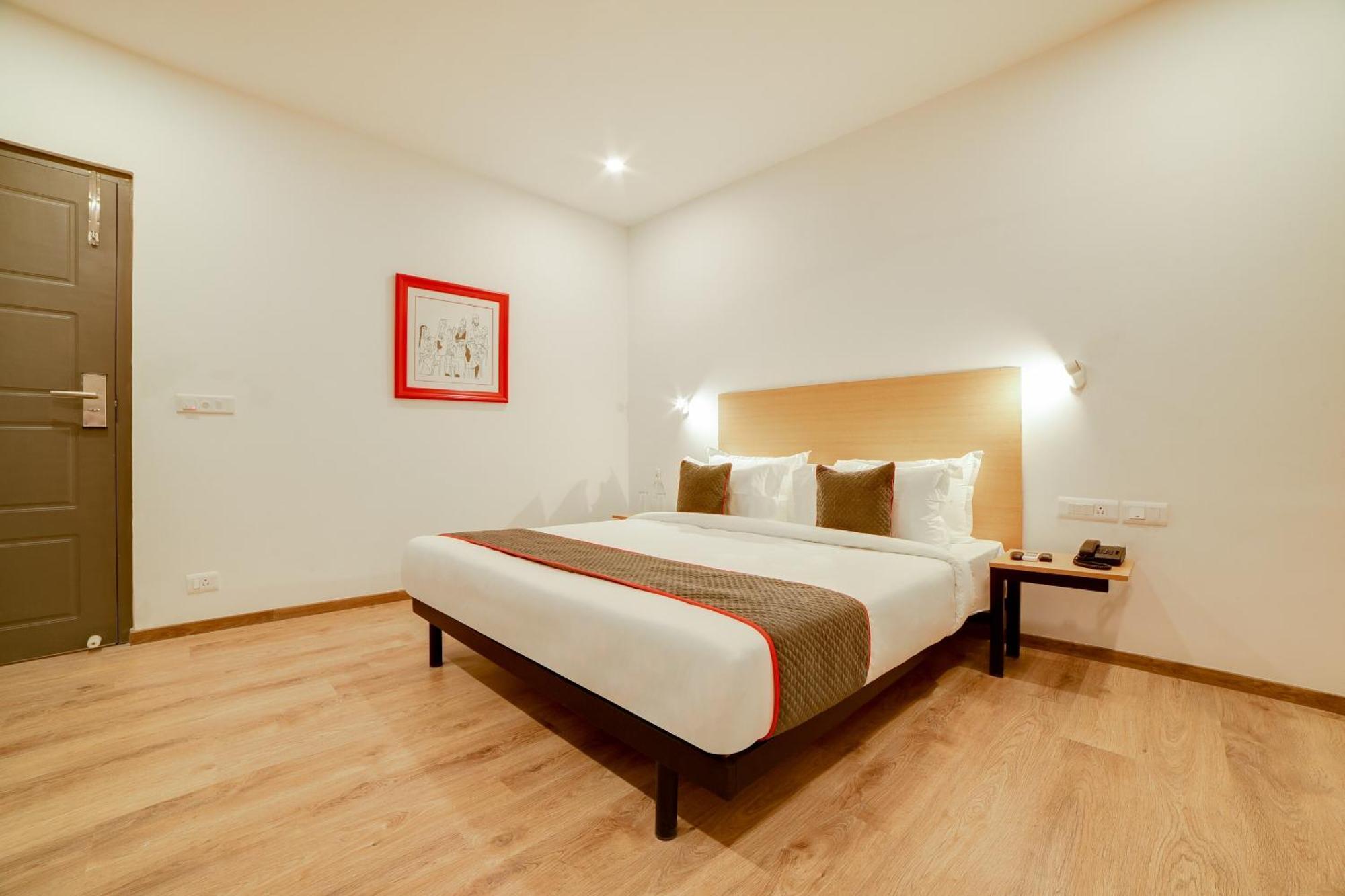 העיר בנגלור Super Townhouse Hosur Main Road Bommanahalli Near Gopalan Innovation Mall מראה חיצוני תמונה