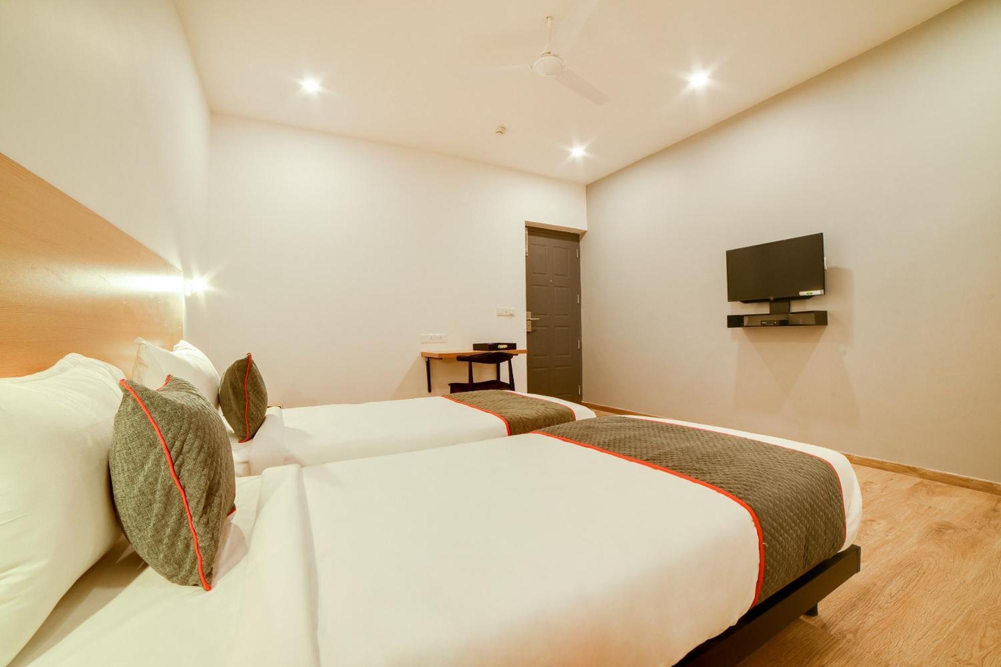 העיר בנגלור Super Townhouse Hosur Main Road Bommanahalli Near Gopalan Innovation Mall מראה חיצוני תמונה
