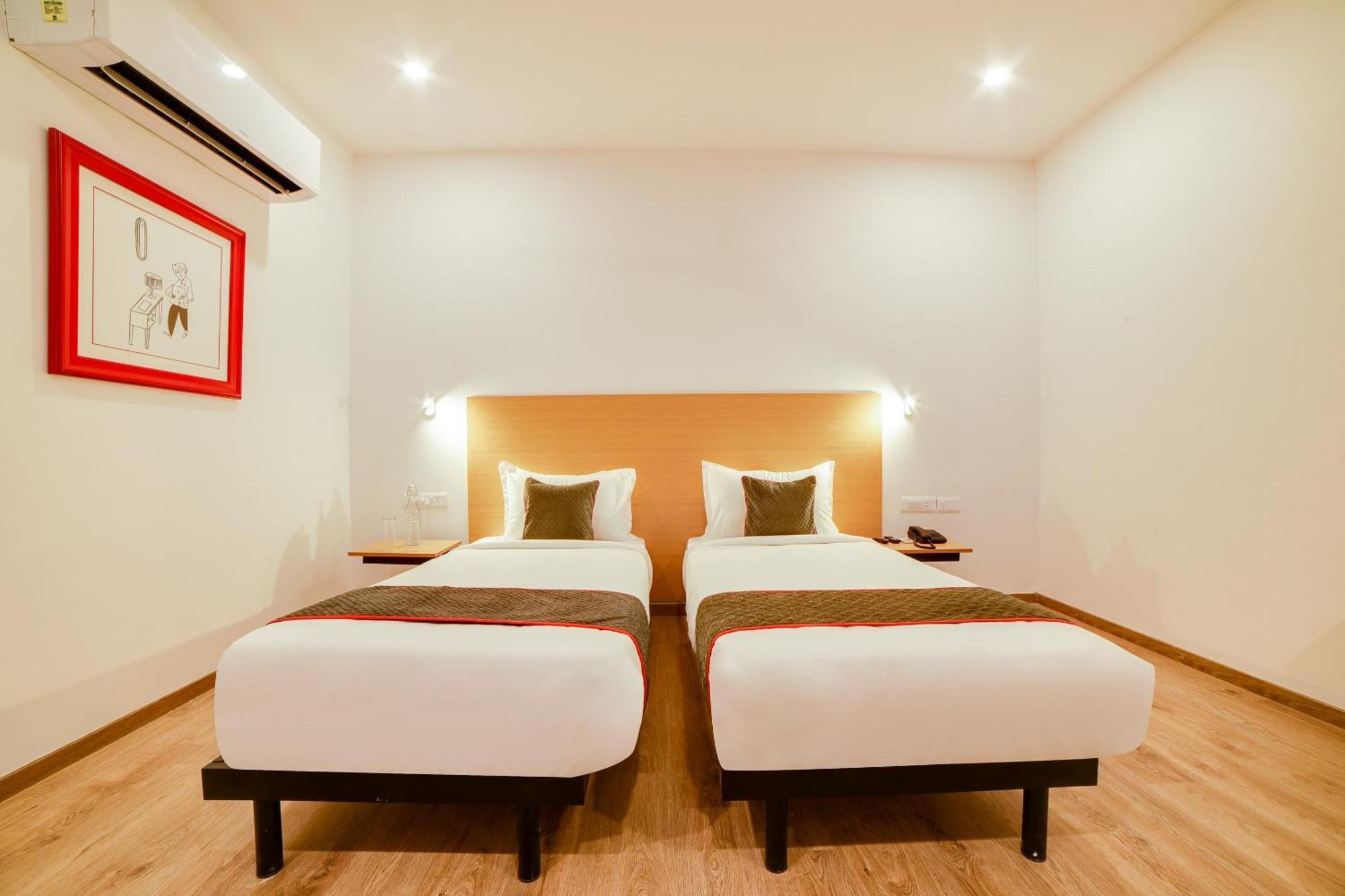 העיר בנגלור Super Townhouse Hosur Main Road Bommanahalli Near Gopalan Innovation Mall מראה חיצוני תמונה