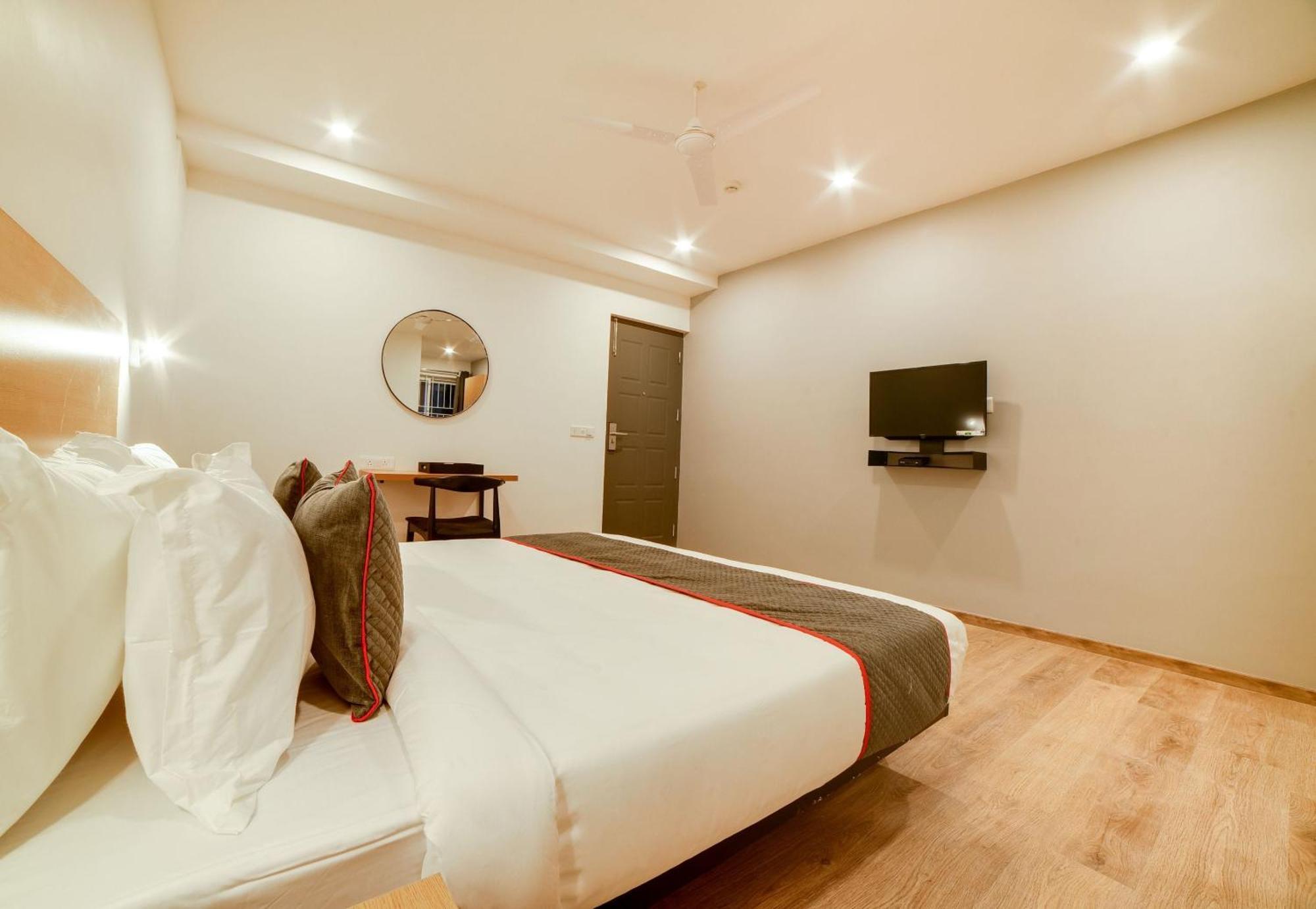 העיר בנגלור Super Townhouse Hosur Main Road Bommanahalli Near Gopalan Innovation Mall מראה חיצוני תמונה