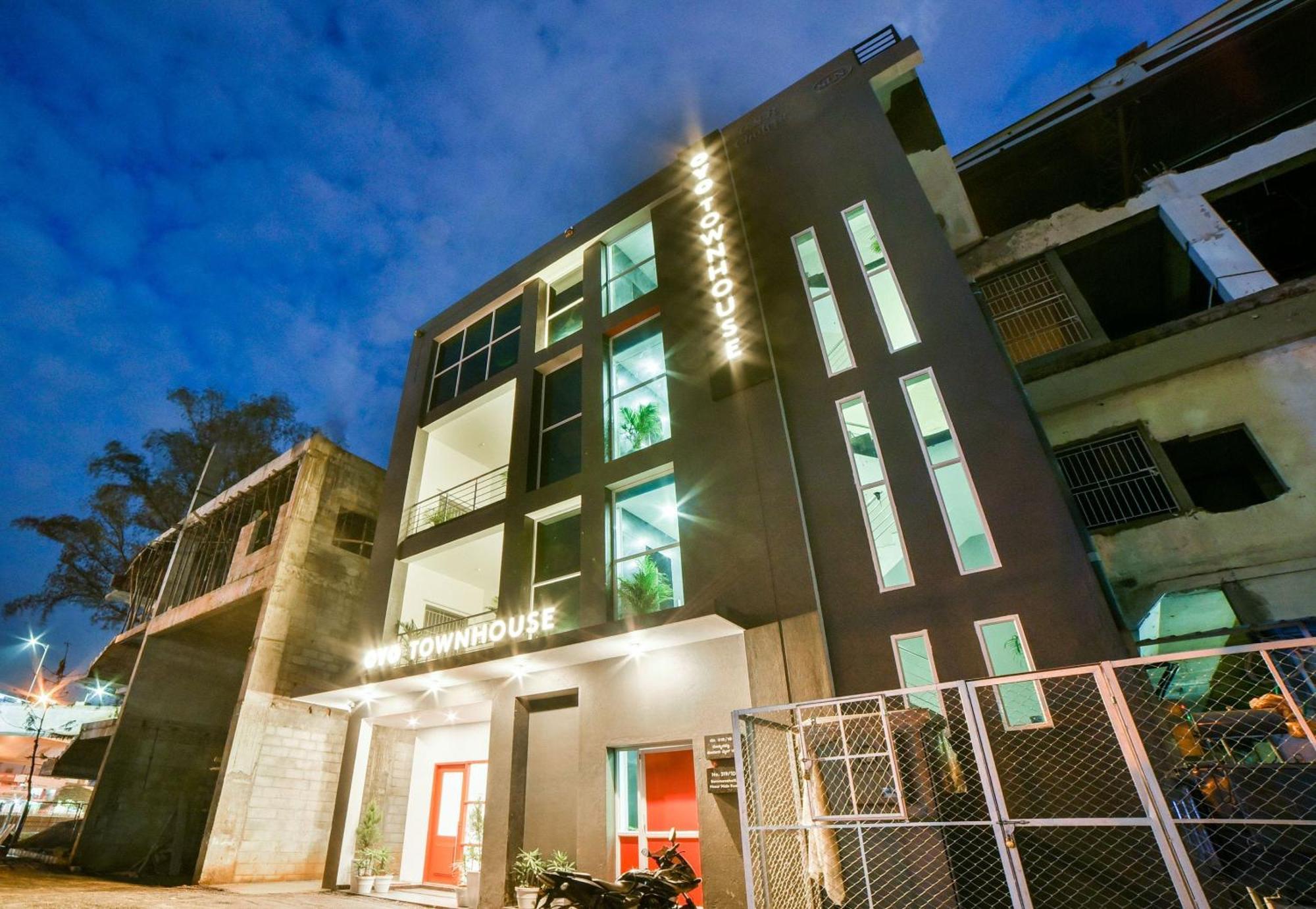העיר בנגלור Super Townhouse Hosur Main Road Bommanahalli Near Gopalan Innovation Mall מראה חיצוני תמונה
