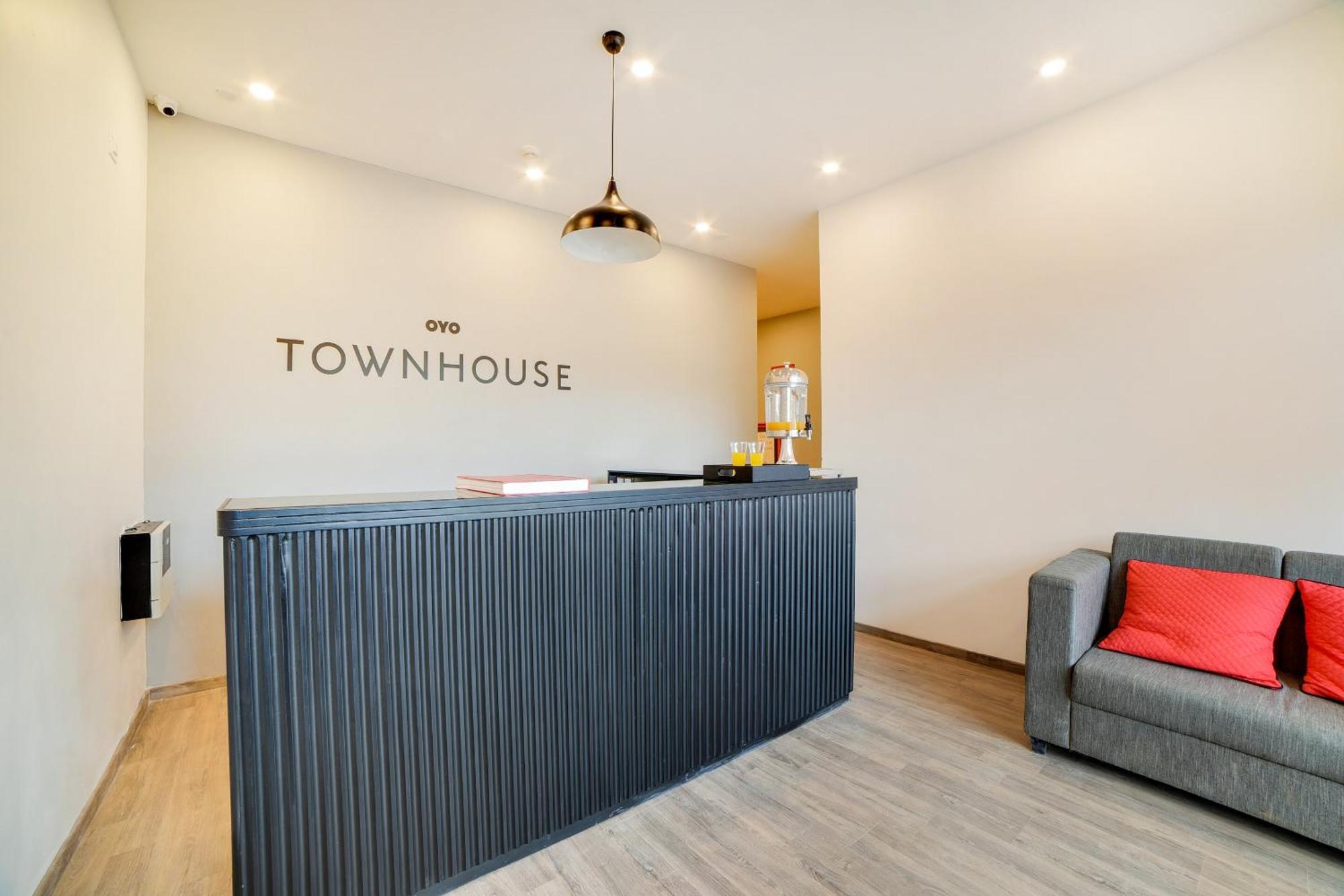 העיר בנגלור Super Townhouse Hosur Main Road Bommanahalli Near Gopalan Innovation Mall מראה חיצוני תמונה