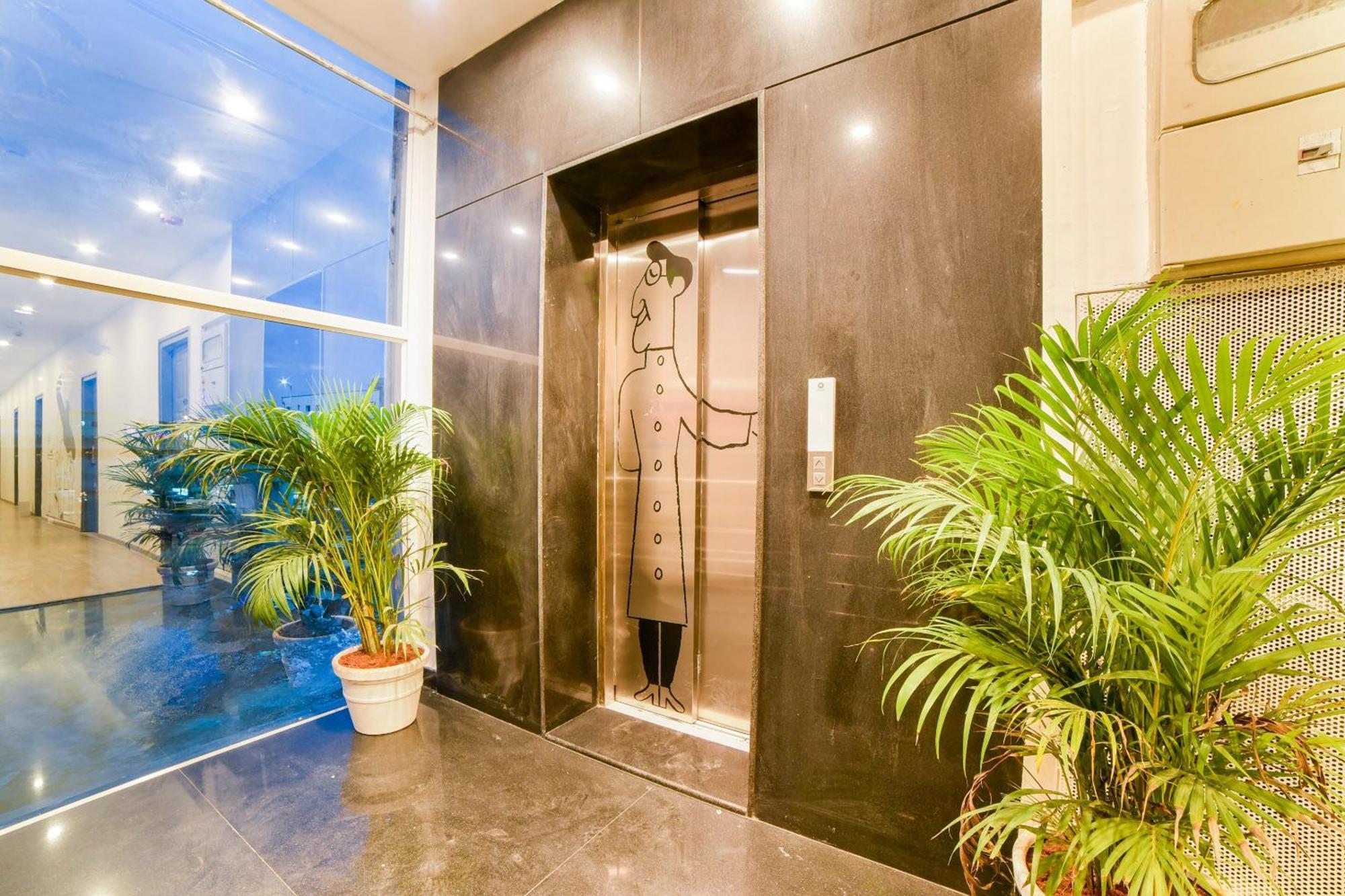 העיר בנגלור Super Townhouse Hosur Main Road Bommanahalli Near Gopalan Innovation Mall מראה חיצוני תמונה